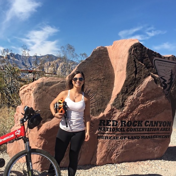 Meet your Posher, Amanda - Picture 1 of 1